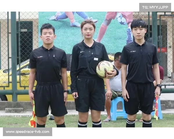 裁判组长谈执裁心得:准确判罚需丰富经验与集中注意力 裁判组长谈执裁心得:准确判罚需丰富经验与集中注意力